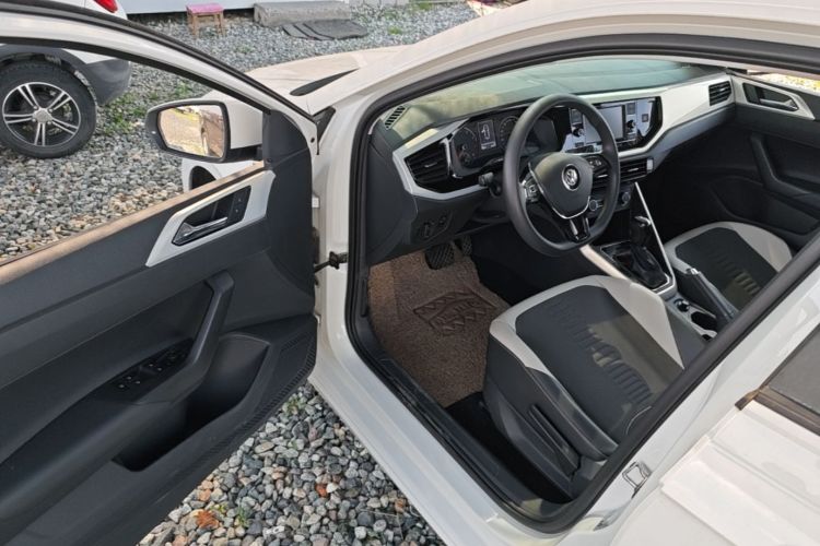 Volkswagen Polo 2020 car image #16