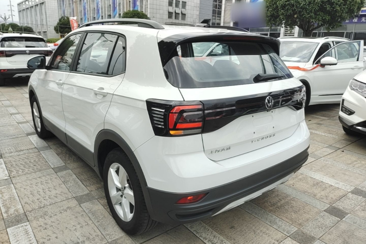 Volkswagen T-Cross 2025 #5 Volkswagen T-Cross 2025 car image #5