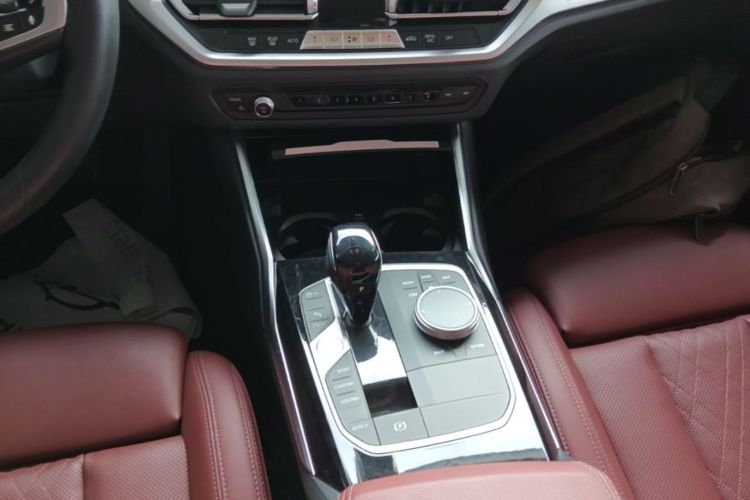 BMW 3 Series 2022 car image #18