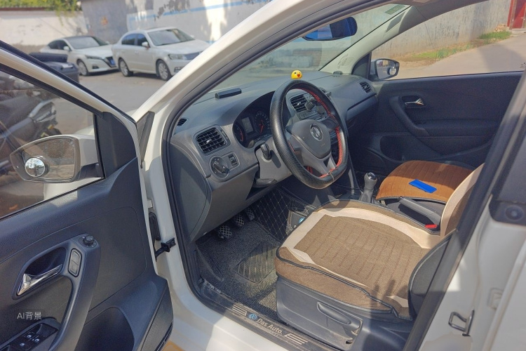 Volkswagen Polo 2018 car image #18