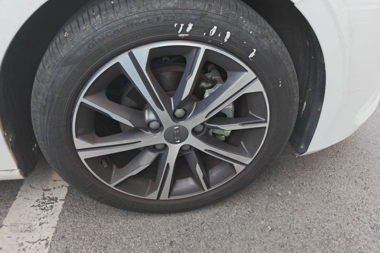 GEELY Emgrand 2021 car image #9