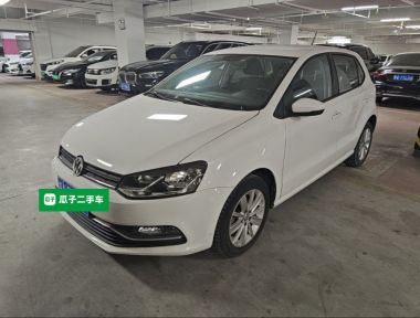 Volkswagen Polo 2015 Volkswagen Polo 2015 car image
