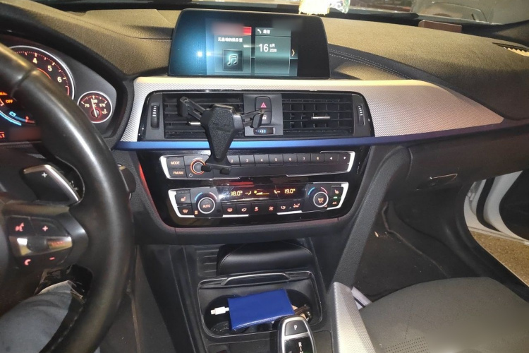 BMW 3 Series 2017 #17 BMW 3 Series 2017 car image #17