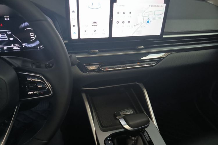 GEELY Emgrand 2024 car image #13