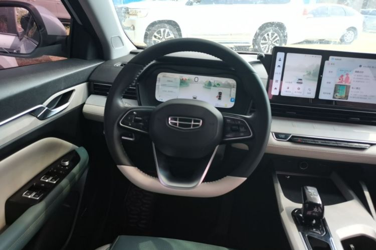 GEELY Emgrand L HiP 2022 صورة سيارة #11