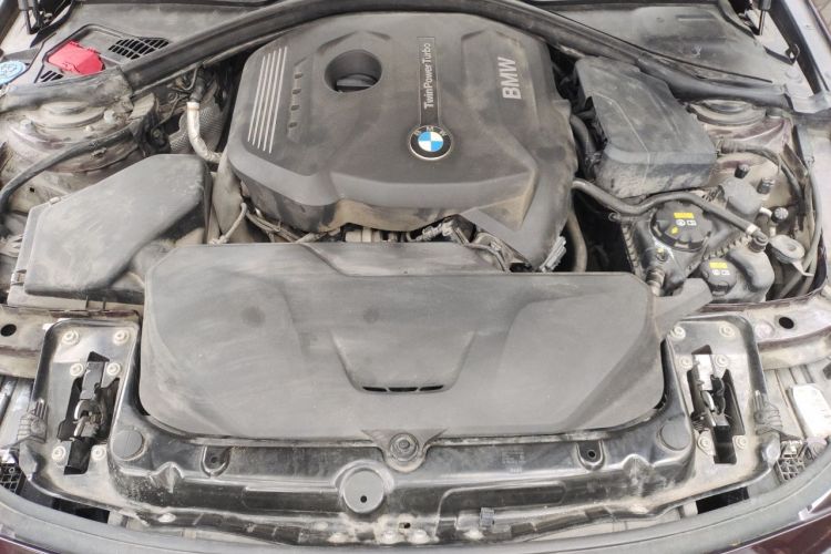 BMW 3 Series 2018 car image #18