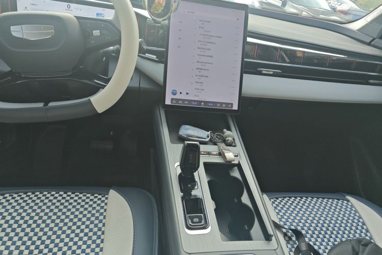 GEELY Boyue L 2024 immagine di auto #13