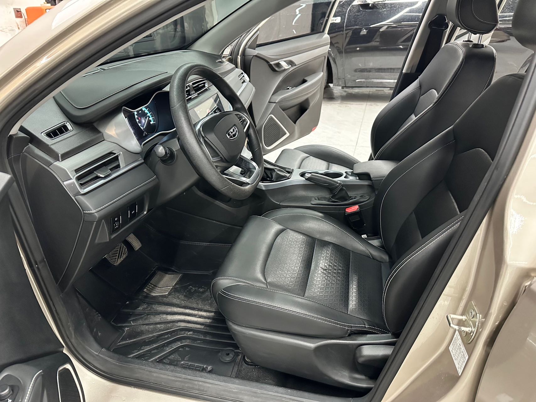 GEELY Emgrand 2022 #4 GEELY Emgrand 2022 car image #4