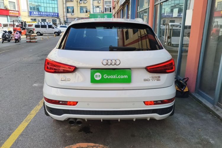 Audi Q3 2019 car image #6