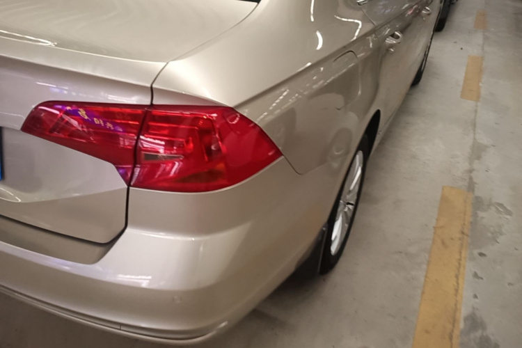 Volkswagen Bora 2016 car image #8