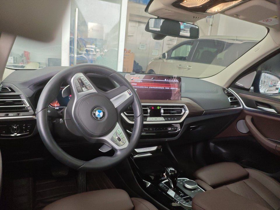 BMW X3 2024 #2 BMW X3 2024 car image #2
