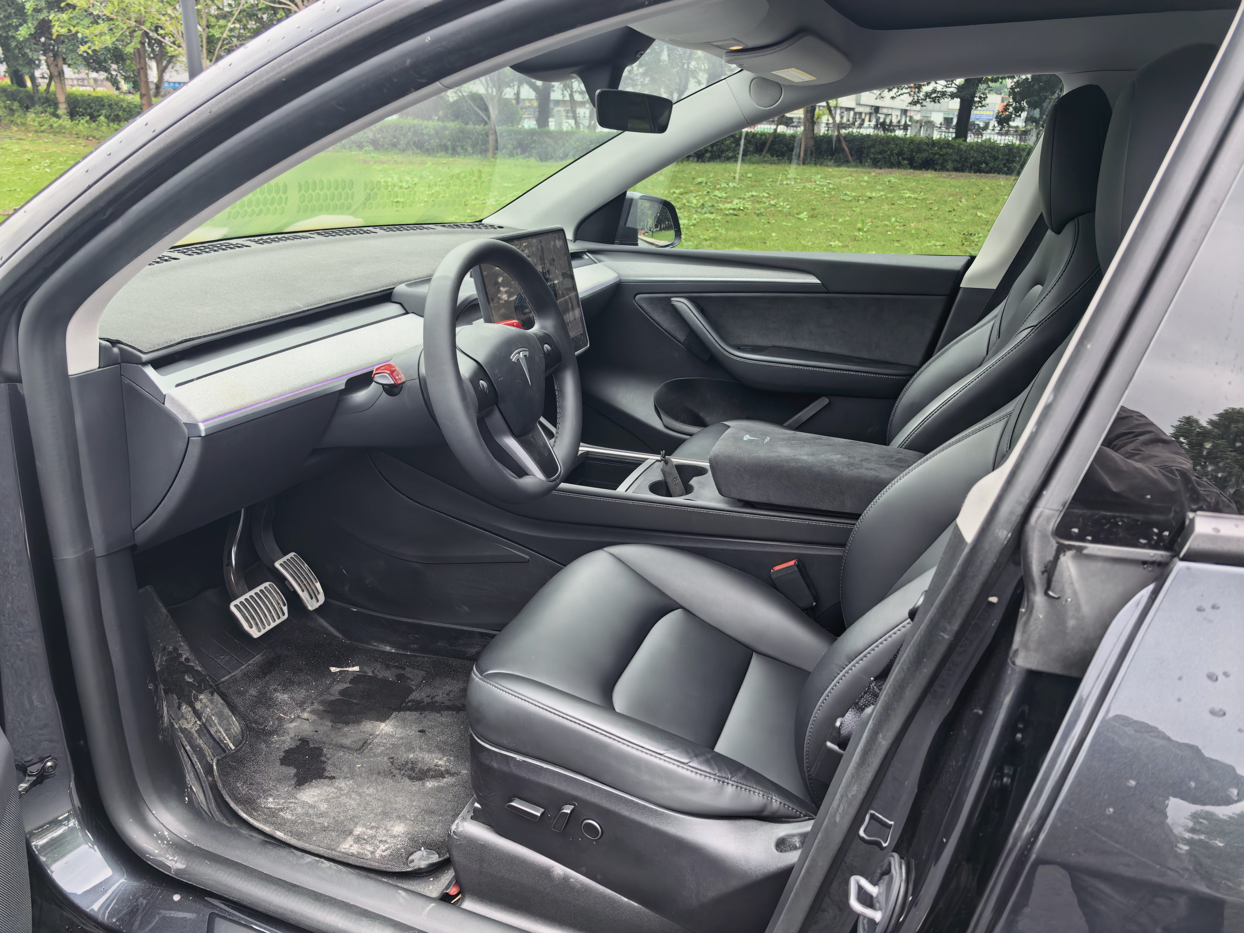 Tesla Model Y 2024 car image #8