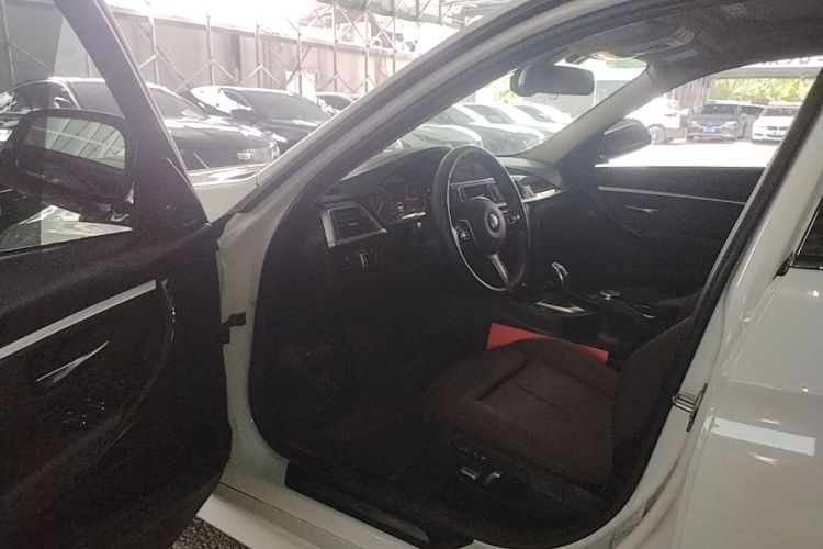 BMW 3 Series 2018 #12 BMW 3 Series 2018 car image #12