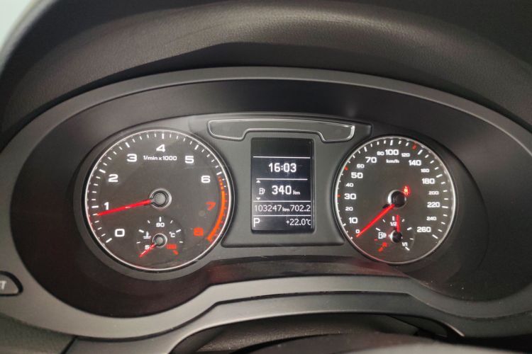 Audi Q3 2018 image de voiture #12