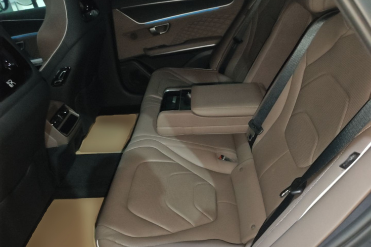 BYD Han 2022 car image #17