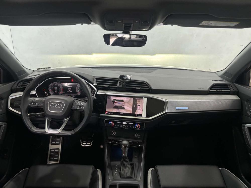 Audi Q3 2025 صورة سيارة #18