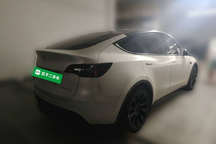 Tesla Model Y 2022 car image #5