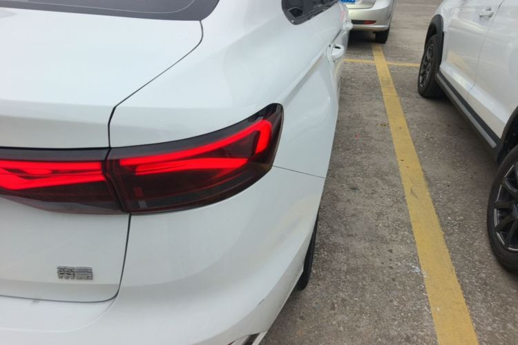 GEELY Emgrand 2022 #8 GEELY Emgrand 2022 imagen de coche #8