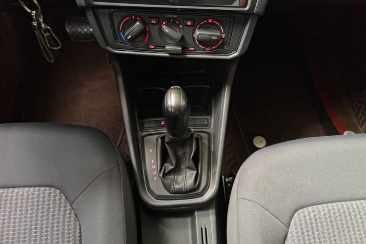 Volkswagen Santana 2019 #14 Volkswagen Santana 2019 car image #14