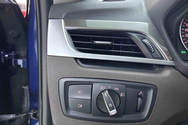BMW X1 2018 #15 BMW X1 2018 car image #15