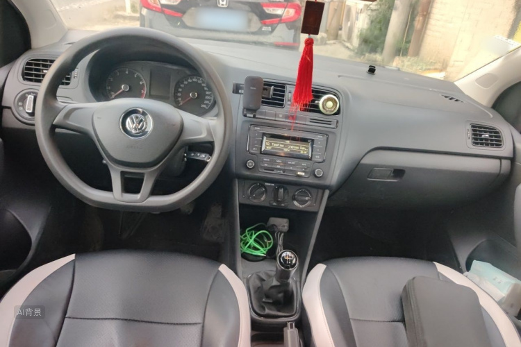 Volkswagen Polo 2016 car image #11