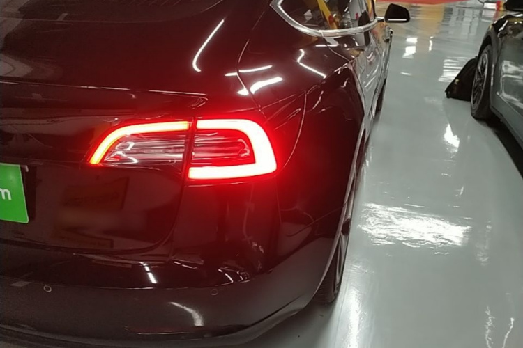 Tesla Model 3 2020 car image #8