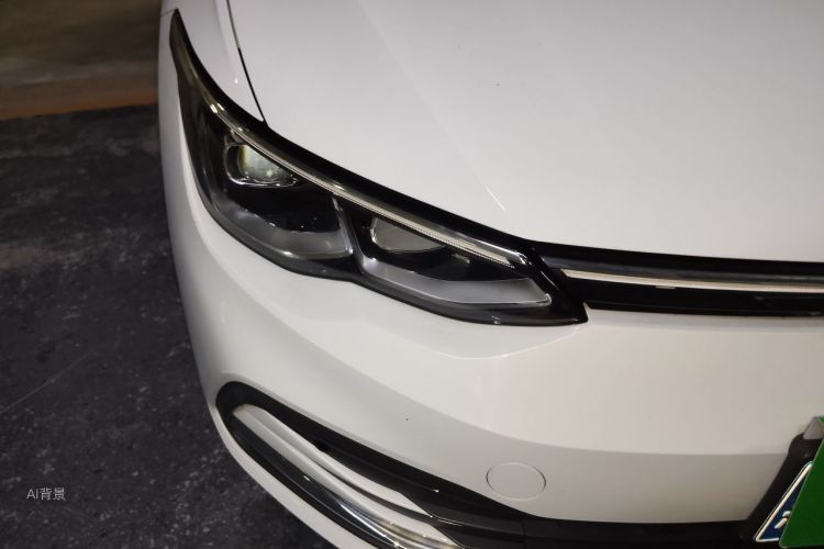 Volkswagen Golf 2023 car image #8