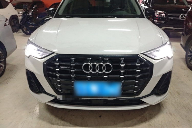 Audi Q3 2021 immagine di auto #3