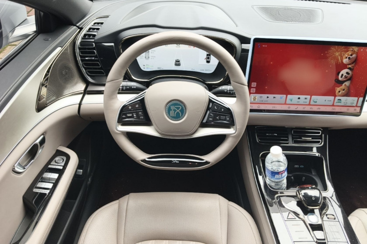 BYD Han 2024 immagine di auto #11