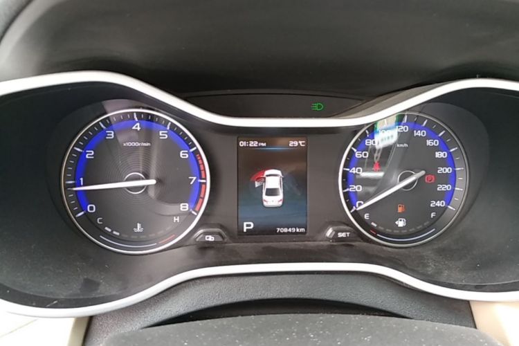 GEELY Emgrand 2019 car image #16