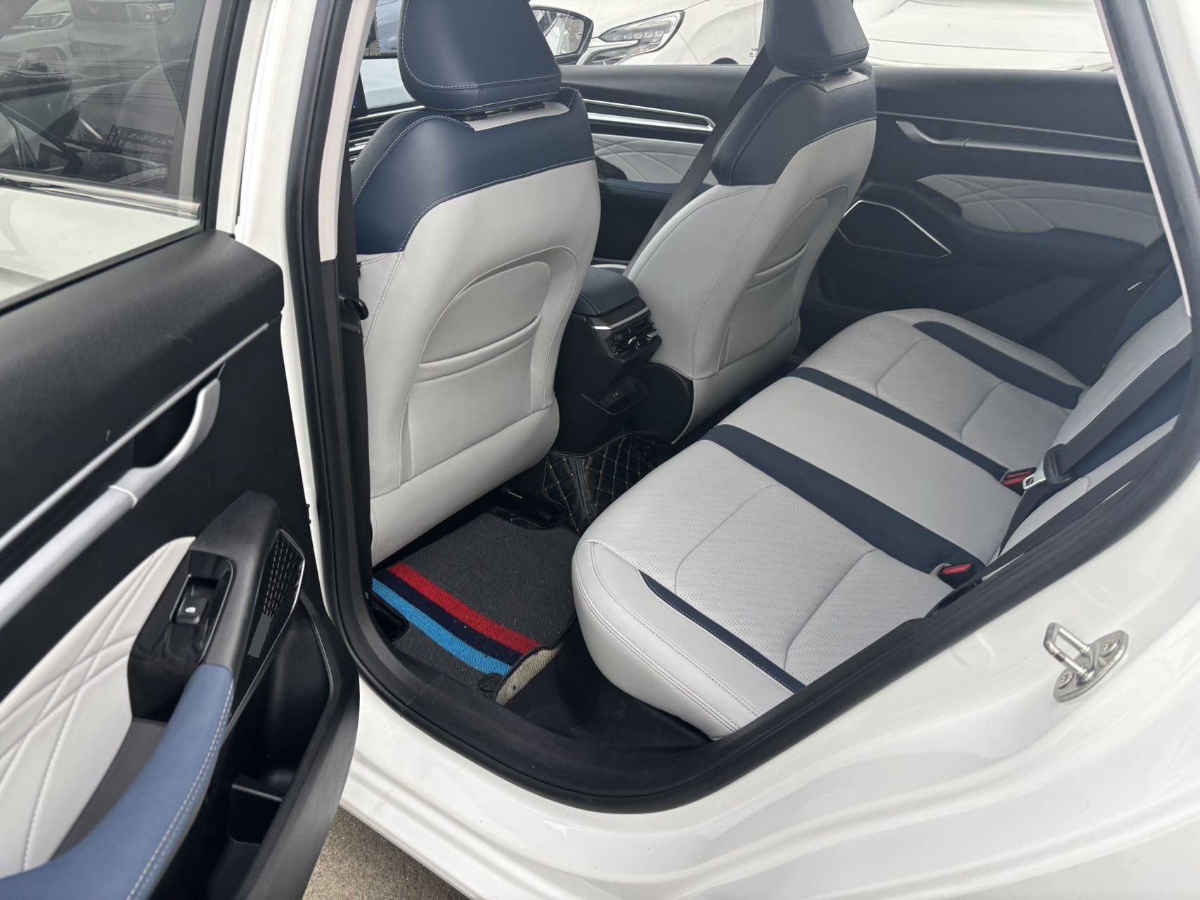 GEELY Emgrand 2022 imagem de carro #5