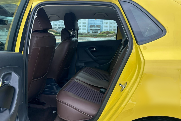 Volkswagen Polo 2016 #17 Volkswagen Polo 2016 car image #17
