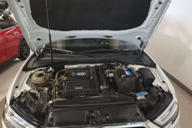 Audi A3 2018 immagine di auto #22