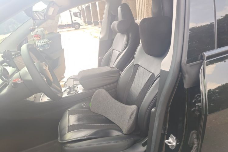 Tesla Model Y 2024 car image #19