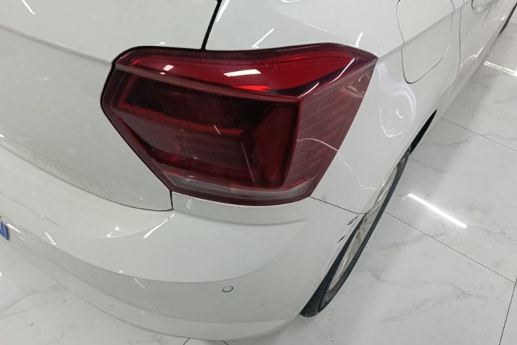 Volkswagen Polo 2022 car image #8