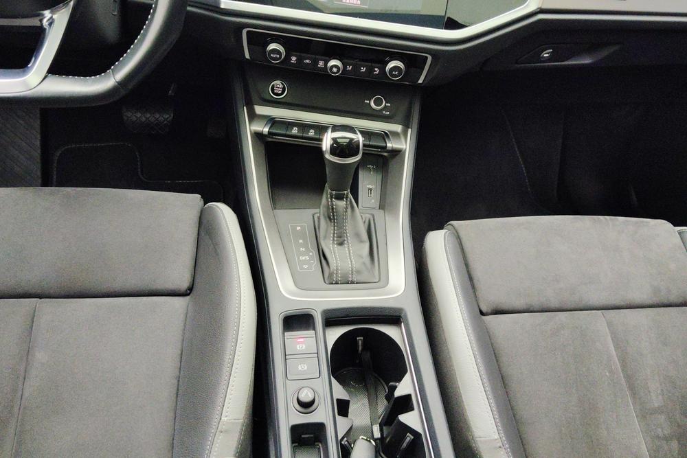 Audi Q3 2021 #11 Audi Q3 2021 car image #11