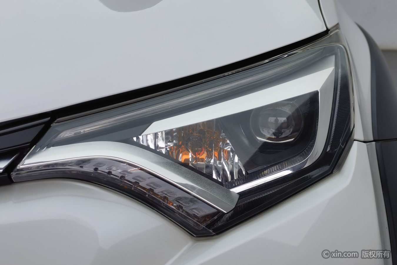 Toyota RAV4 2019 изображение автомобиля #6