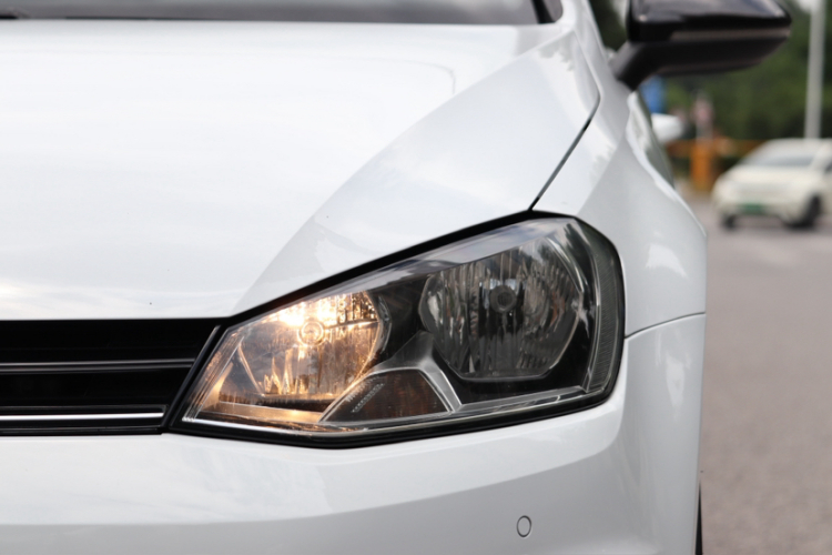 Volkswagen Golf 2017 car image #25