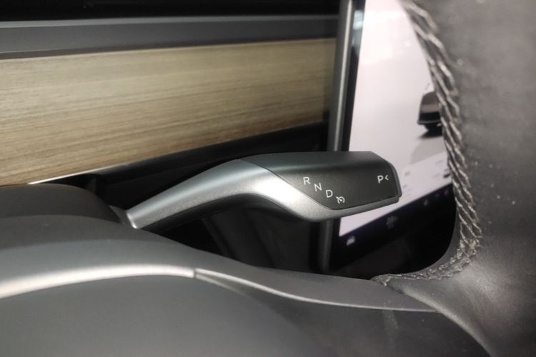 Tesla Model Y 2023 #15 Tesla Model Y 2023 car image #15