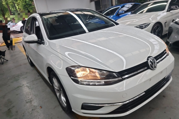 Volkswagen Golf 2020 car image #4
