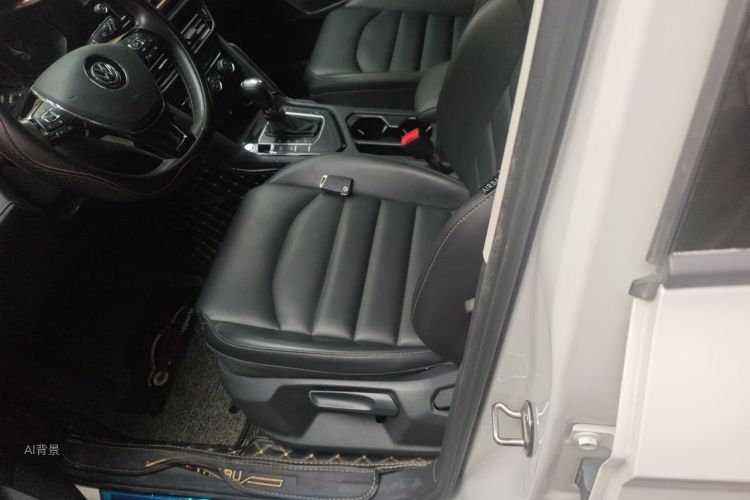 Volkswagen Tharu 2020 car image #17