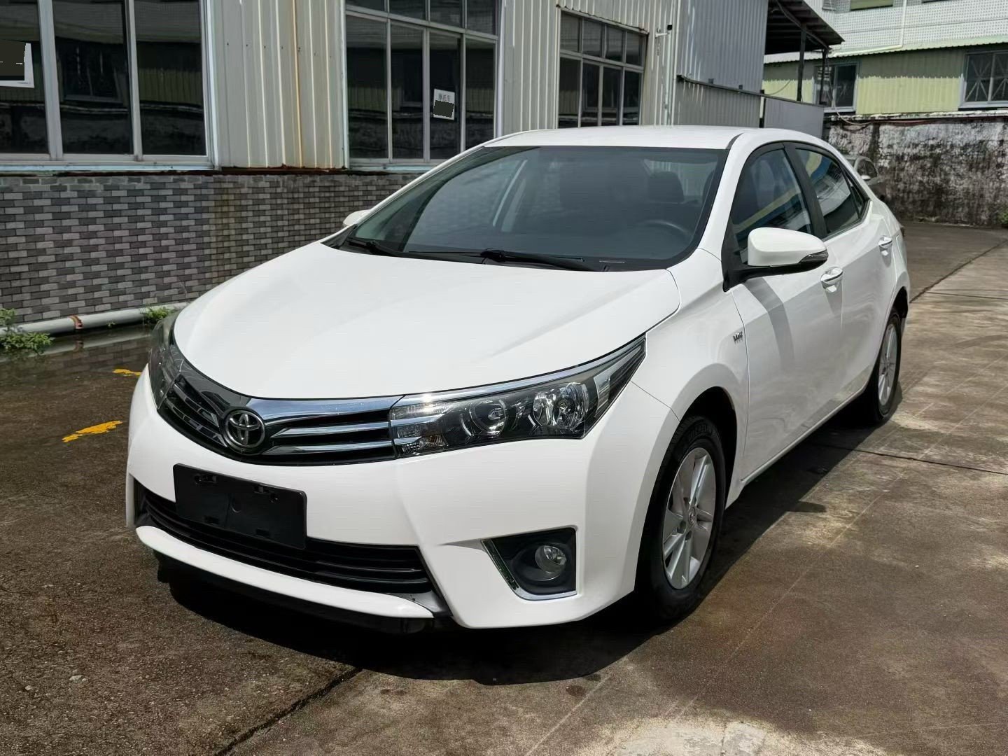 Toyota Corolla 2015 Toyota Corolla 2015 car image