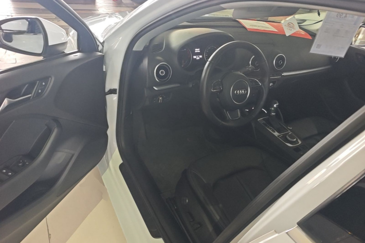 Audi A3 2015 car image #16