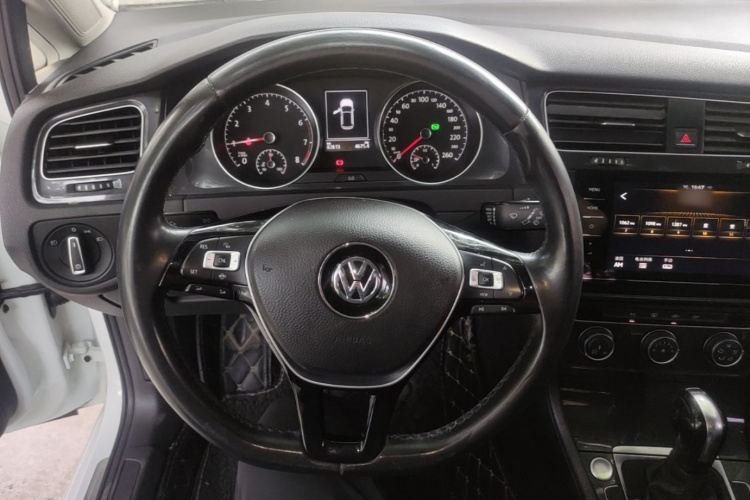Volkswagen Golf 2020 #11 Volkswagen Golf 2020 car image #11