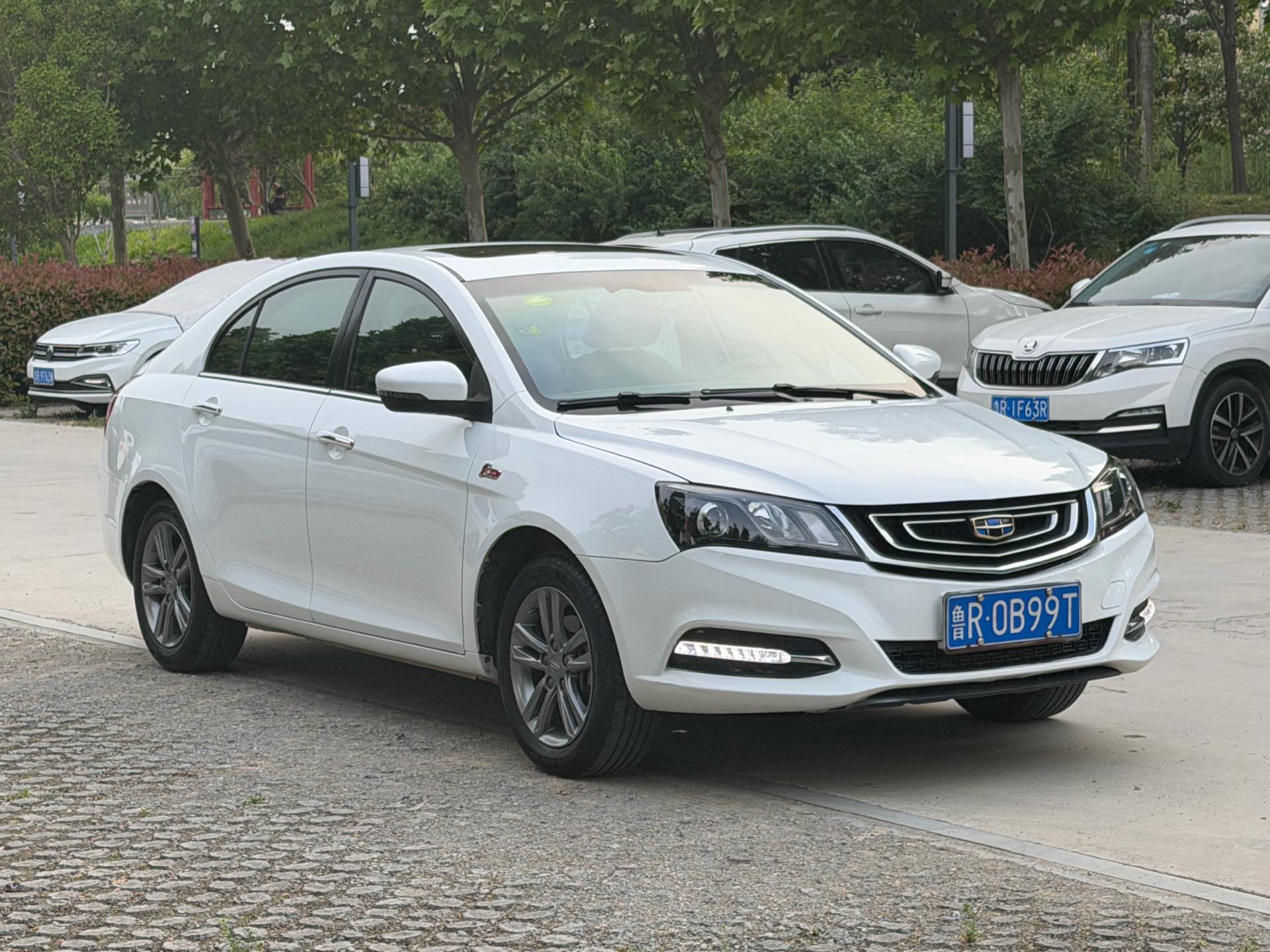 GEELY Emgrand 2017 car image #3
