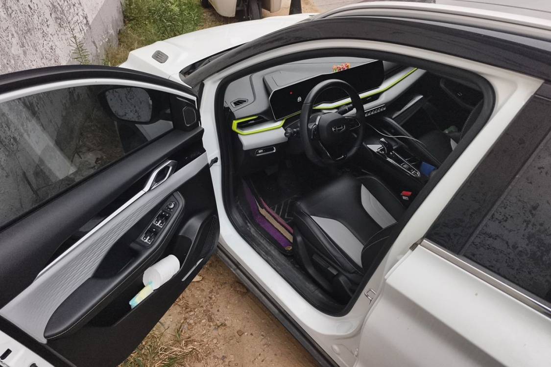 GEELY Coolray 2023 #23 GEELY Coolray 2023 car image #23
