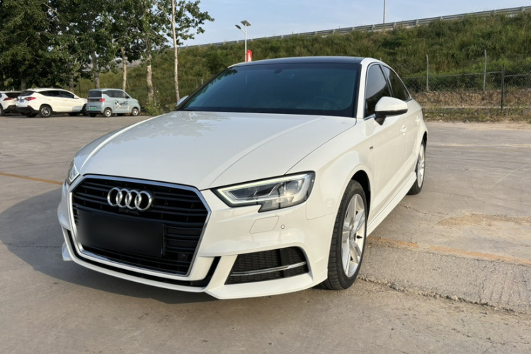 Audi A3 2019 #2 Audi A3 2019 car image #2