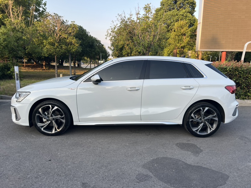 Audi A3 2022 immagine di auto #3