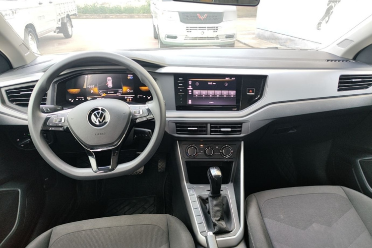 Volkswagen Polo 2023 car image #10