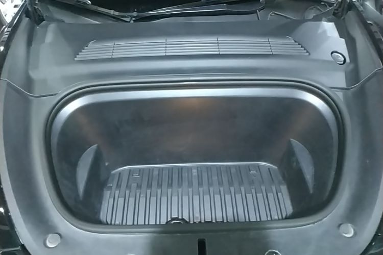 Tesla Model Y 2023 immagine di auto #20